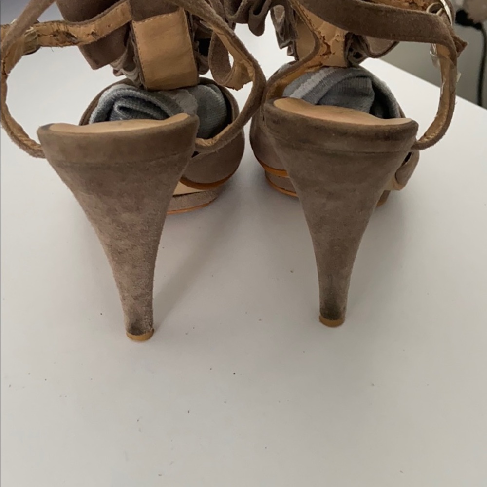 Aldo Ruffled Heels - Picture 6 of 8